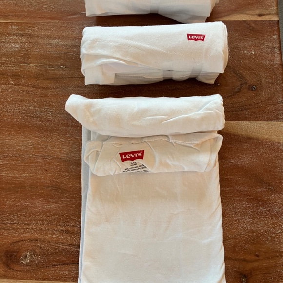 ***Brand New - w/o tags - Levi t-shirts  (3) XL - Picture 5 of 5